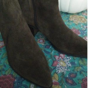 Never worn new Franco Sarto Brown Suede boots